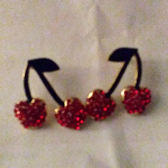 🍒 earrings color red sparkles with green stems - Picture 2 of 3